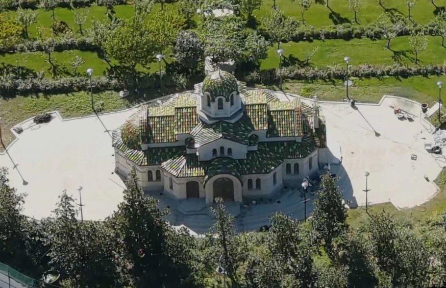 Человек с бородой про дачу Патриарха