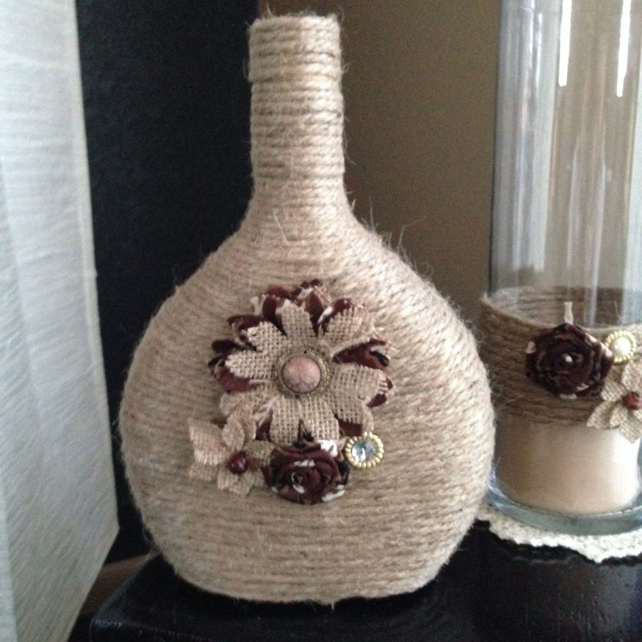 Бутылка декорированная шпагатом