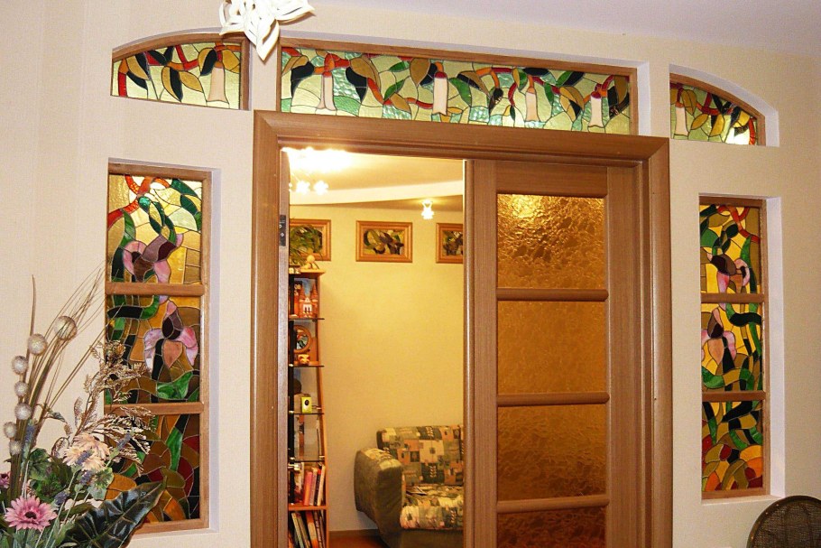 Дверной проем с фрамугой