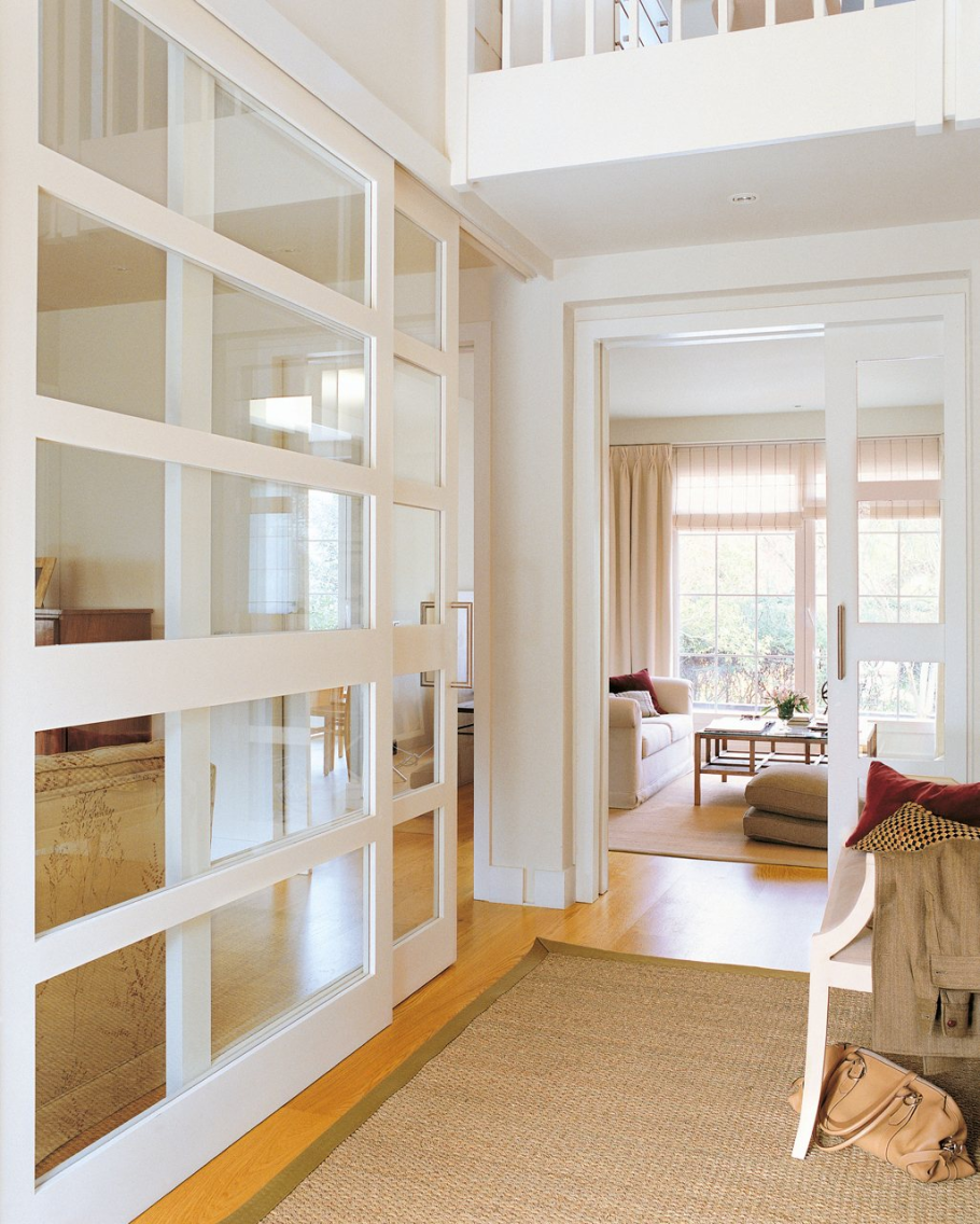 Окно в перегородке между комнатами