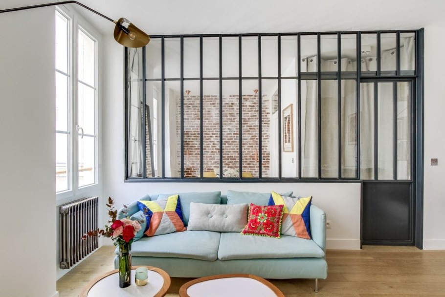 Окно в межкомнатной перегородке