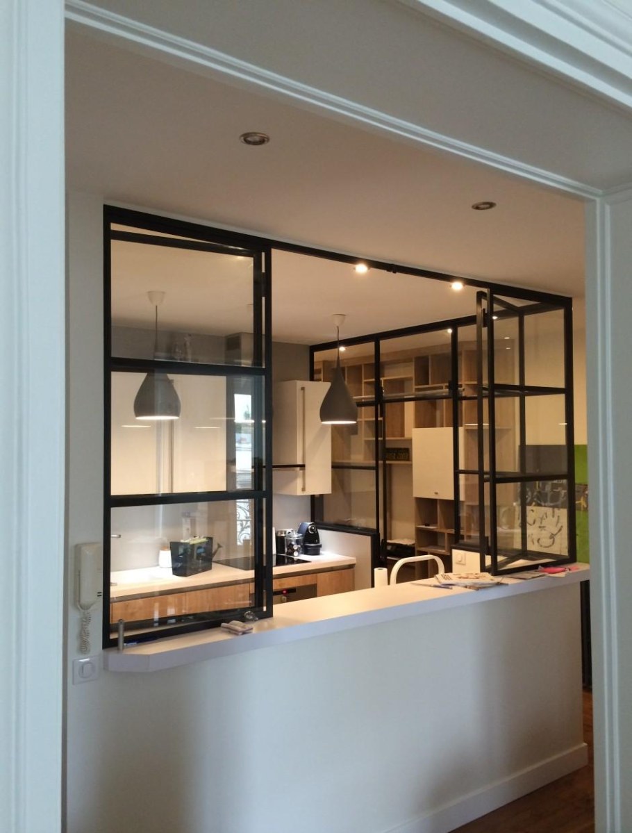 Окно в межкомнатной перегородке