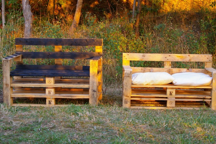 Садовая скамейка из паллет