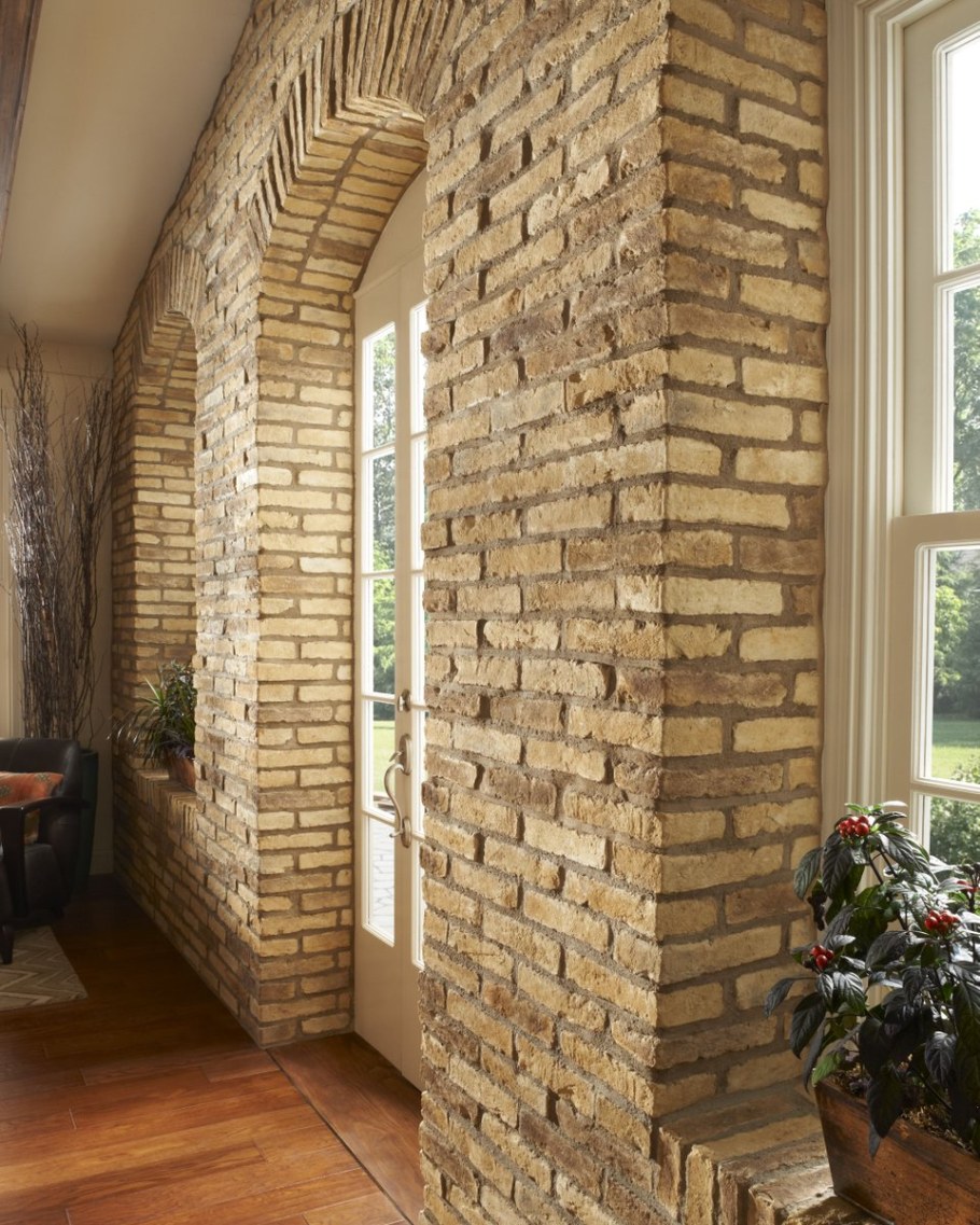 Отделка декоративным кирпичом