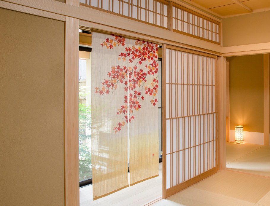 Узкие шторы в японском стиле