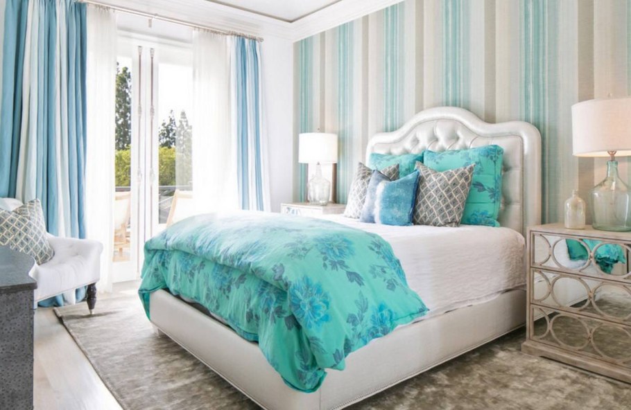 Бело голубая спальня