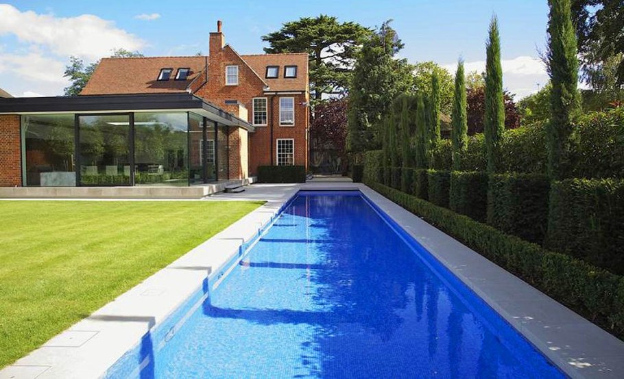 Бассейн на дачном участке