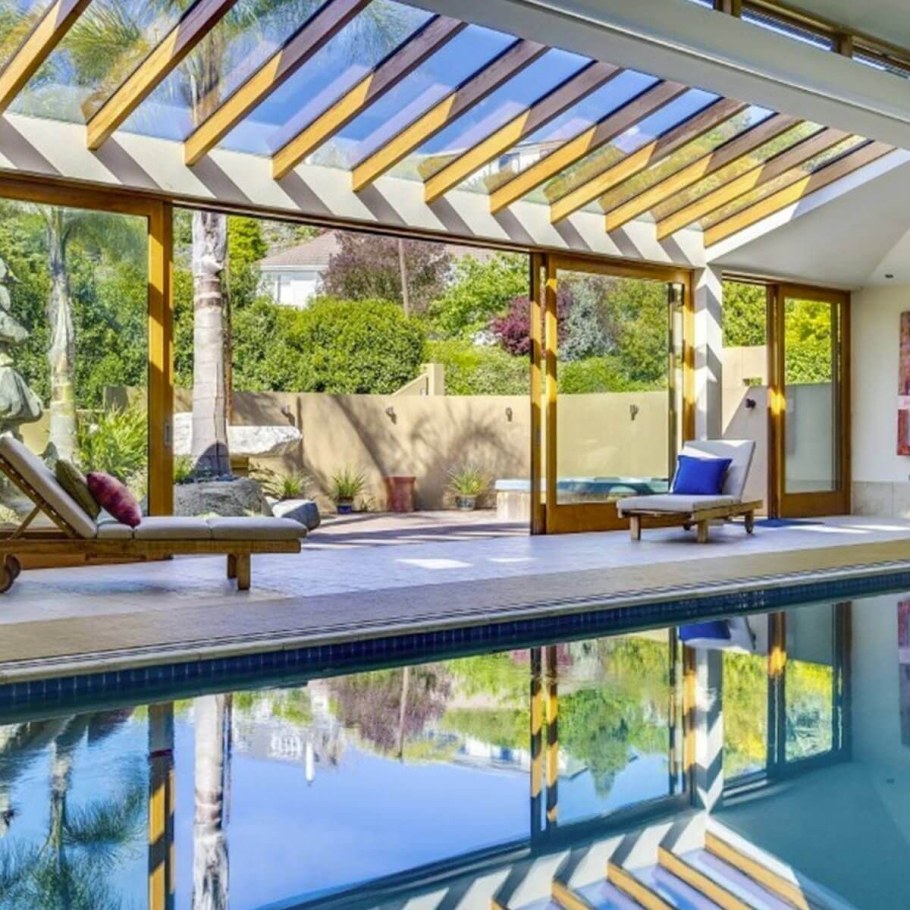 Терраса с бассейном