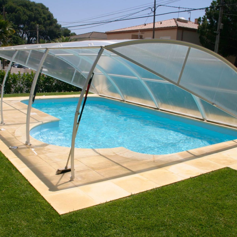 Крытый бассейн на участке