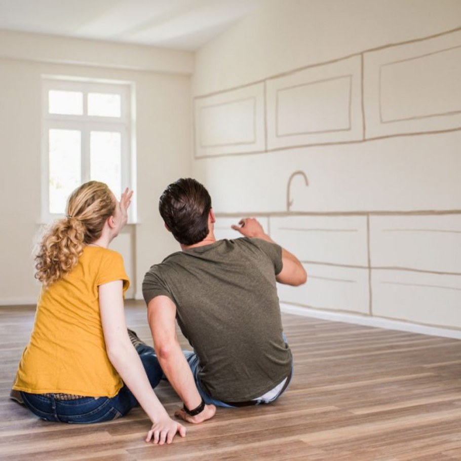 Семья в новой квартире