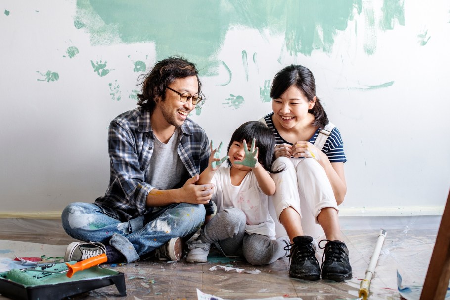 Азиаты в квартире