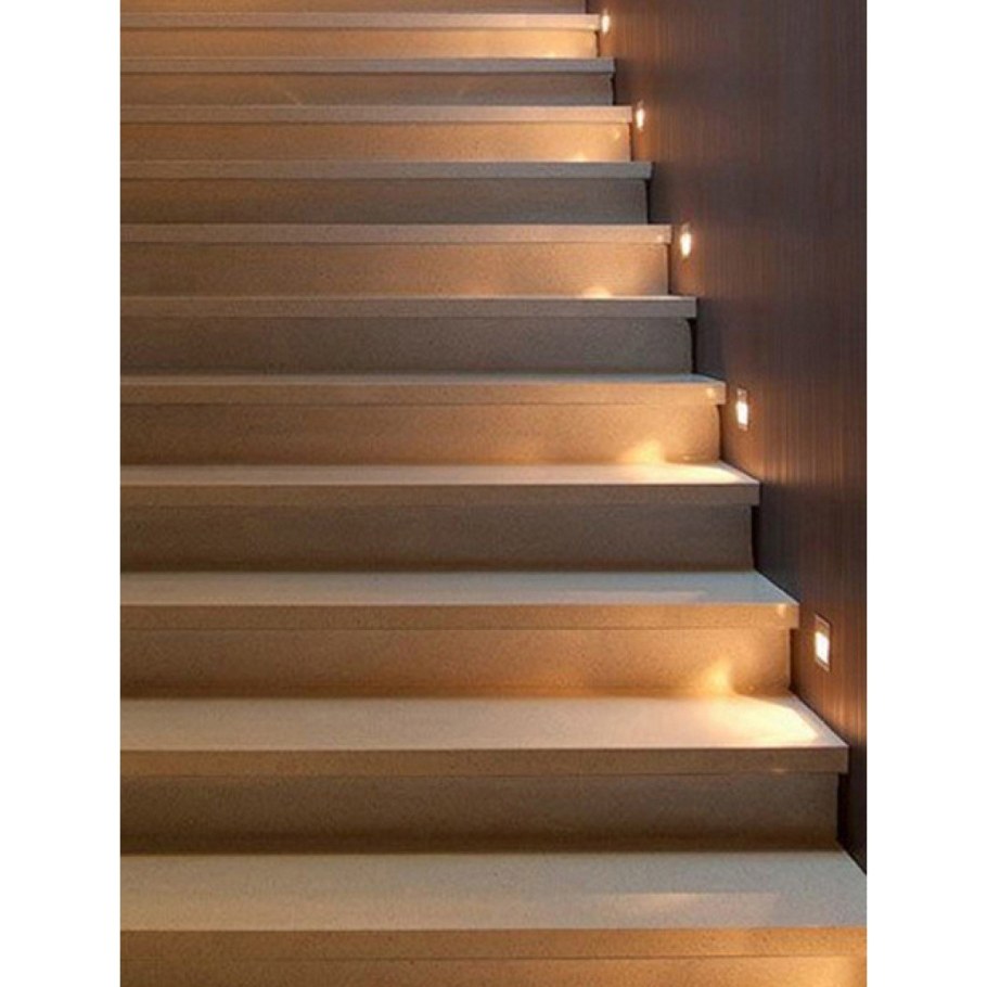 Подсветка лестницы снизу