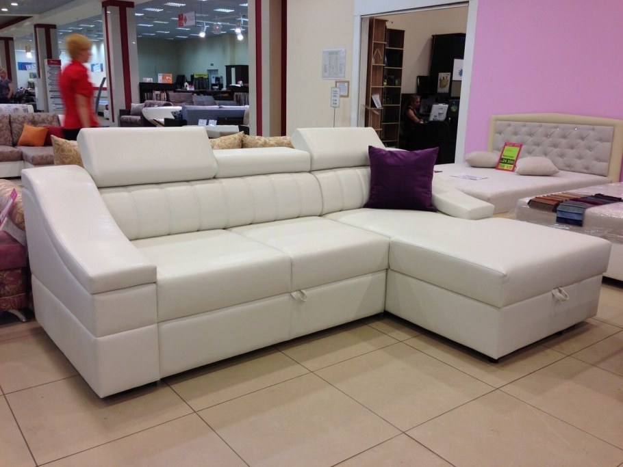 Серый кожаный угловой диван