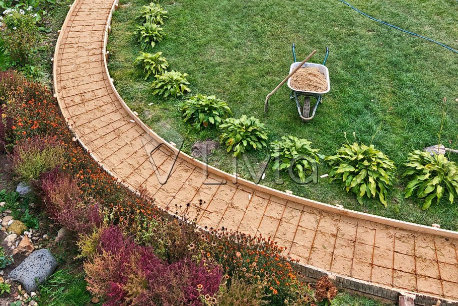 Опалубка для бетонной дорожки