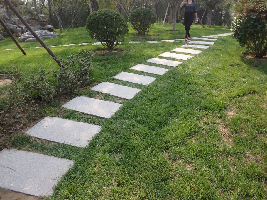 Садовые дорожки из бетона