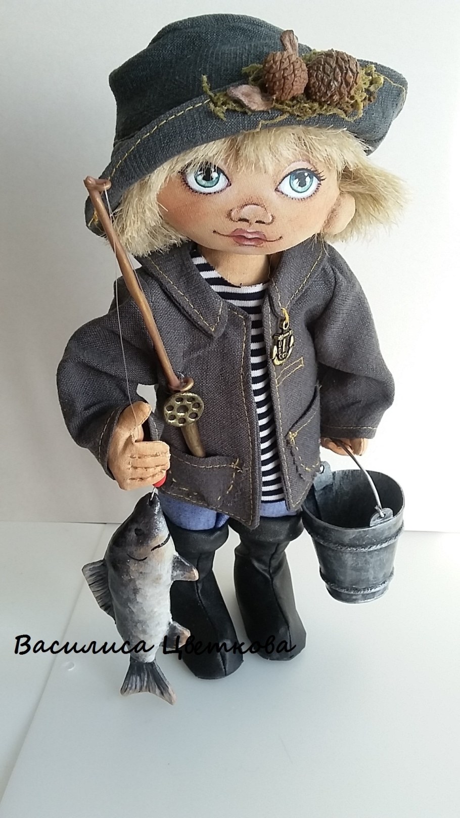 Текстильная кукла охотник