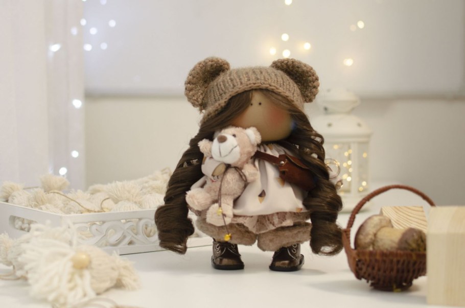 Интерьерная кукла из природного материала