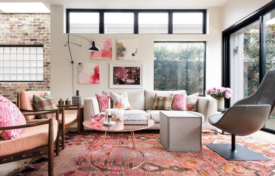 Розовый цвет в интерьере лофт