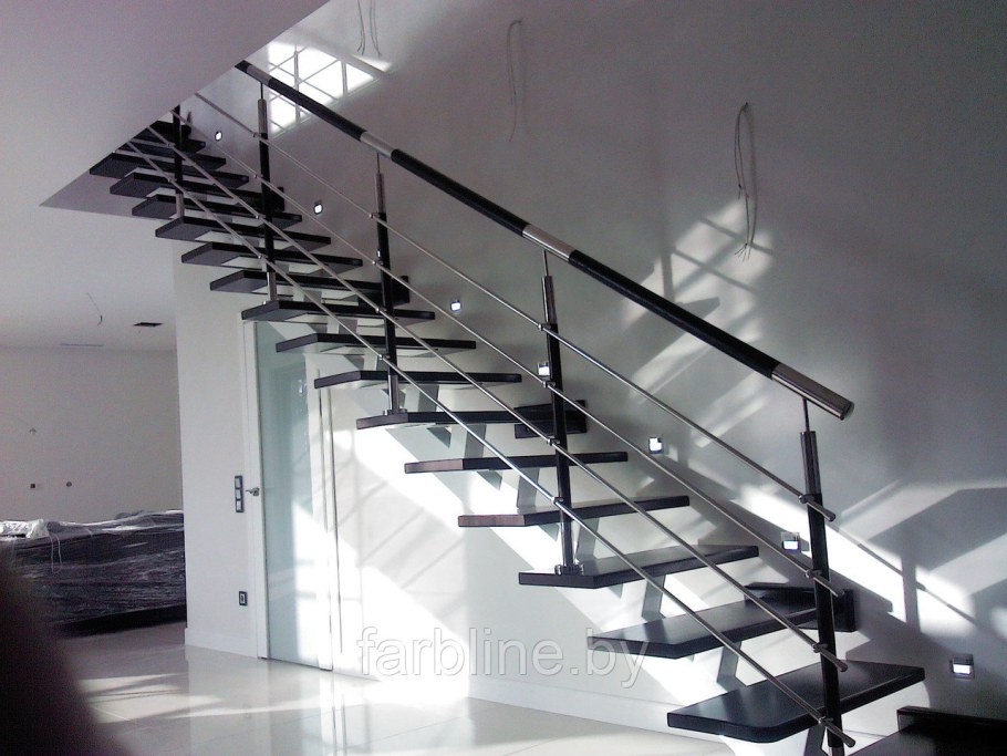 Лестница на металлическом каркасе