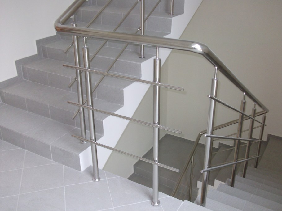 Перила из нержавейки в Пятигорске на Ермолова 22