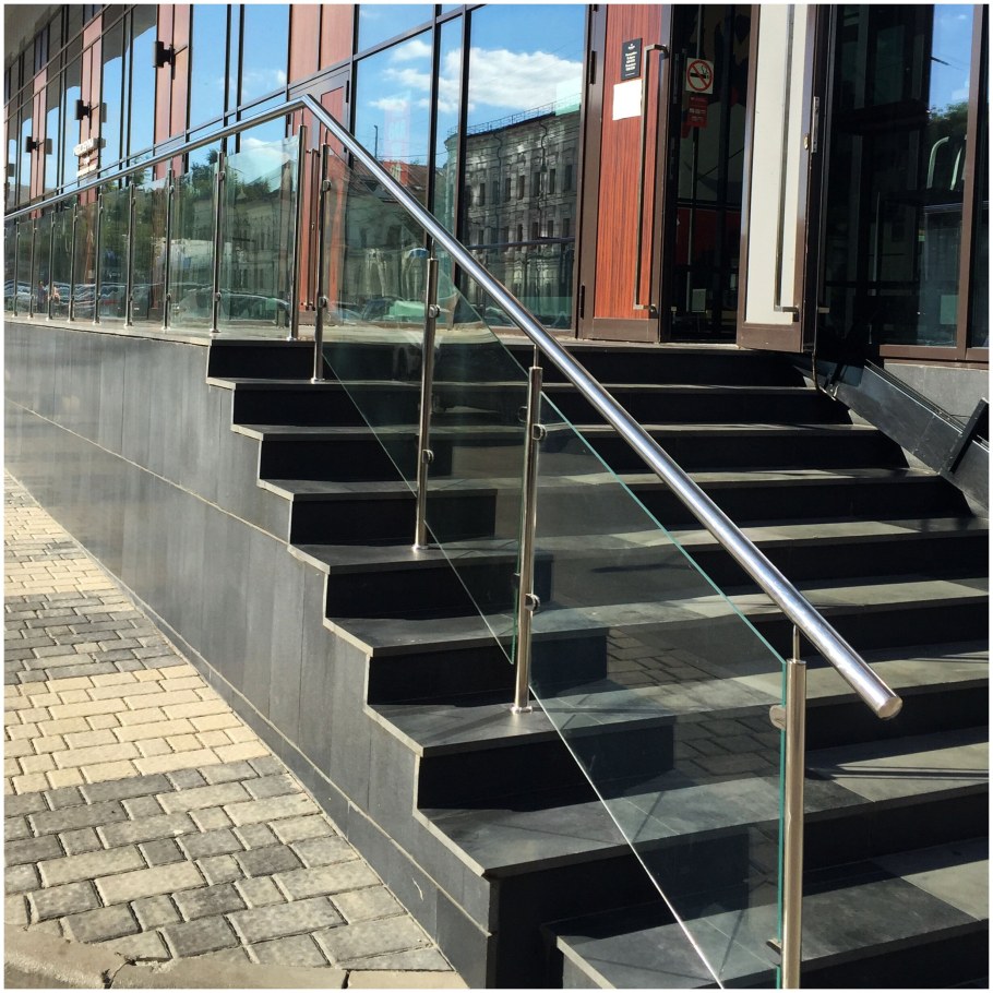 Перила для уличной лестницы