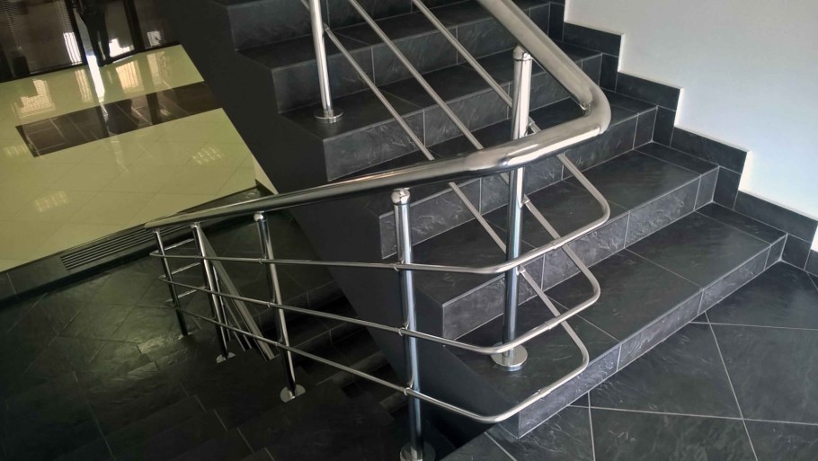 Лестничные ограждения из нержавейки