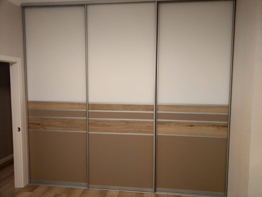 Шкаф с зеркалом в интерьере