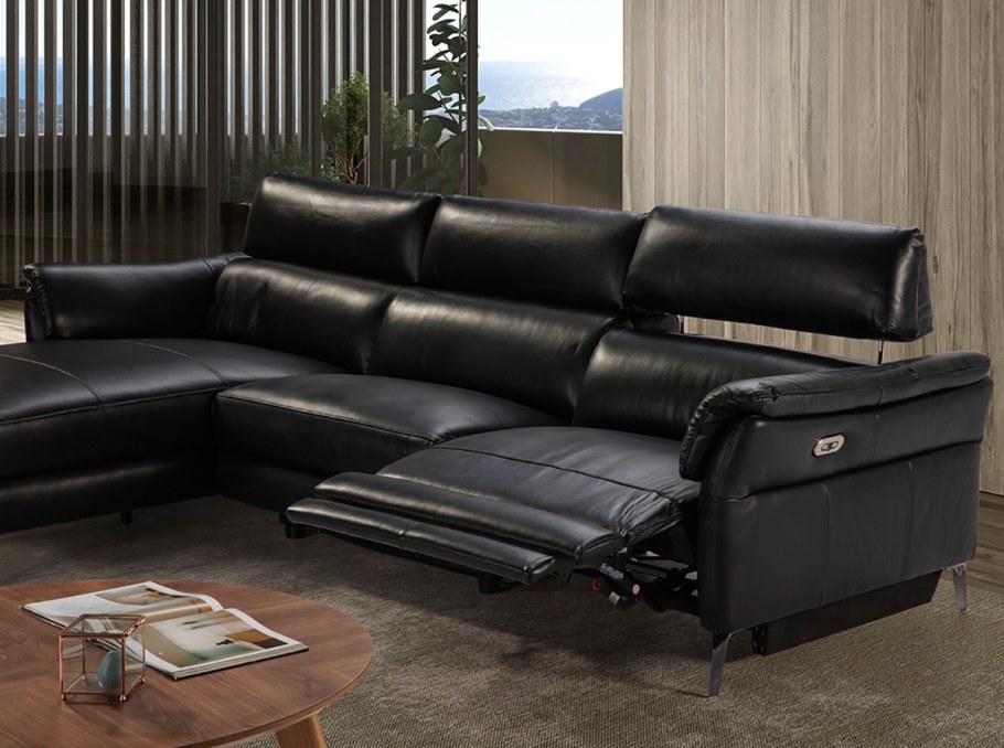 Кожаный диван раскладной