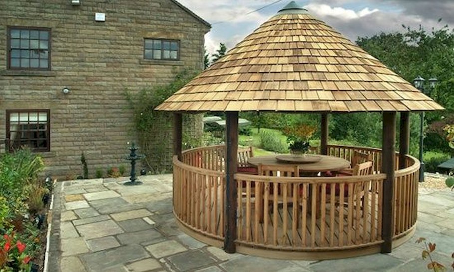 Беседка с круглой крышей