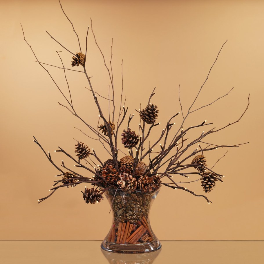 Декор из веток лиственницы