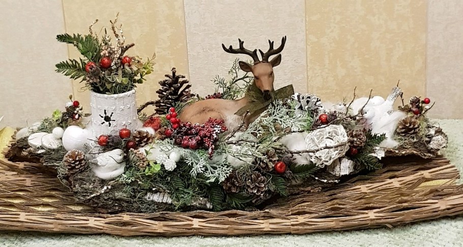 Новогодняя композиция с оленем