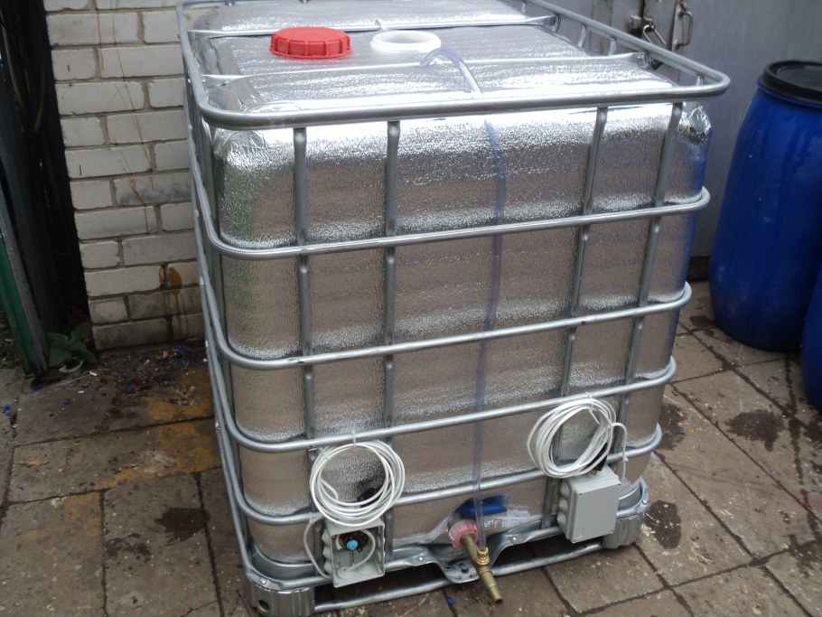 Система автоматического капельного полива из еврокуба