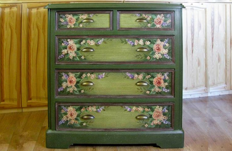 Декорирование старого комода