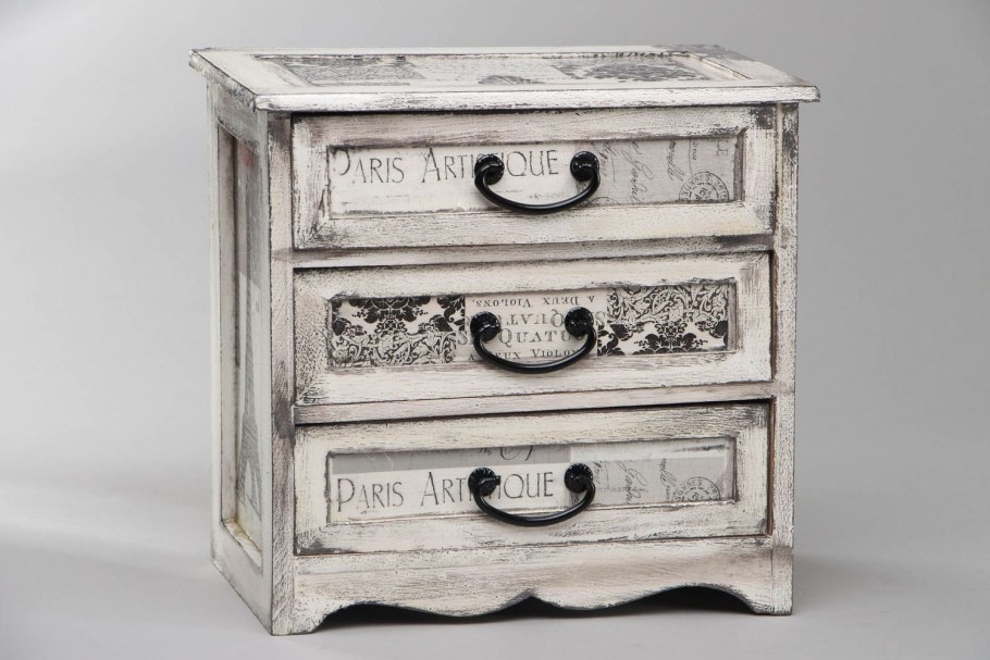 Декупаж старых комодов