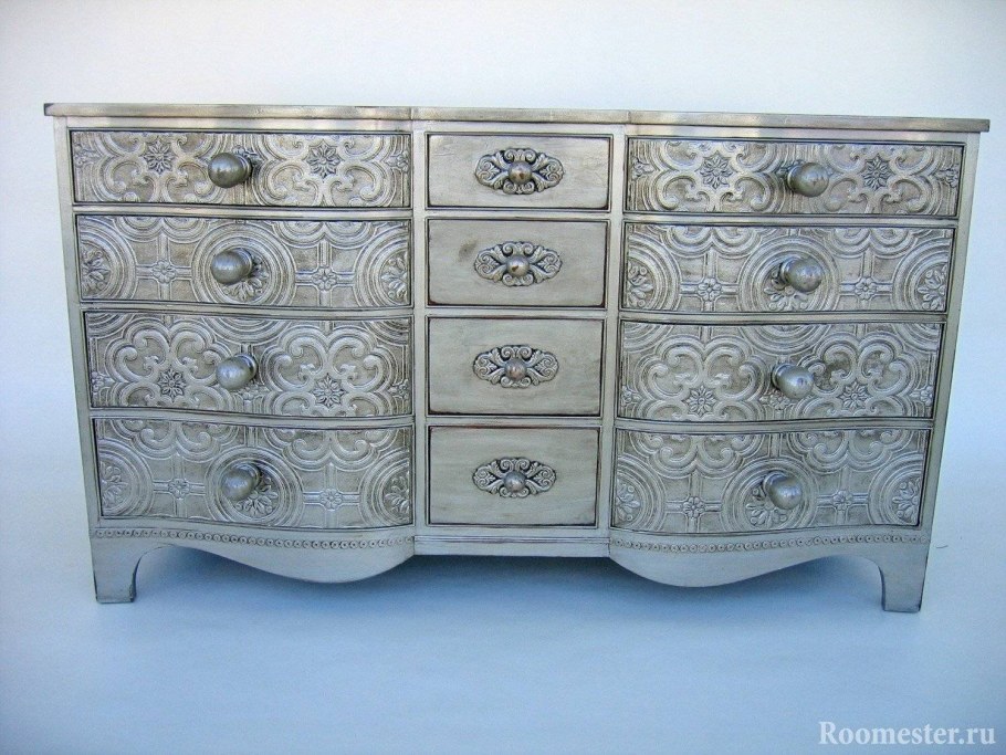 Объемный декор на мебели