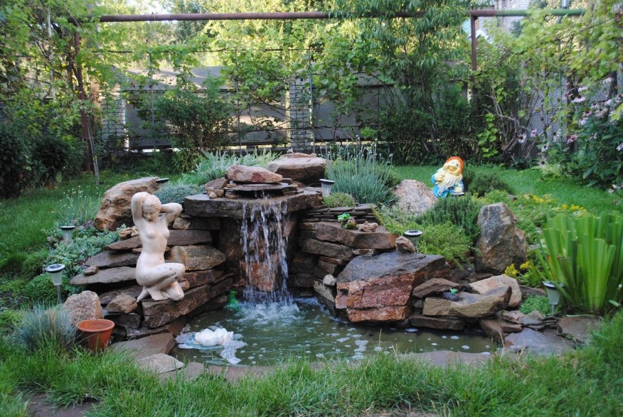 Альпийская горка с прудиком и водопадом Каскад