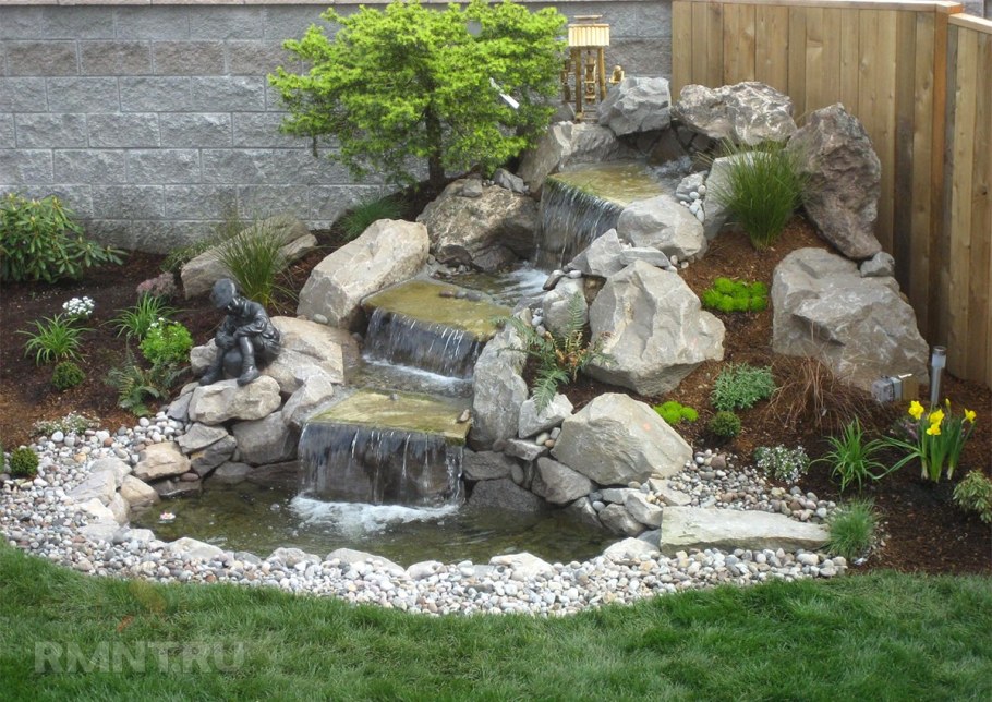 Альпийская горка с прудиком и водопадом