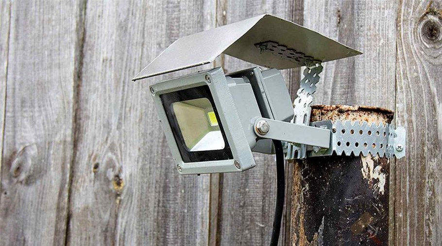 Уличный светильник на столб