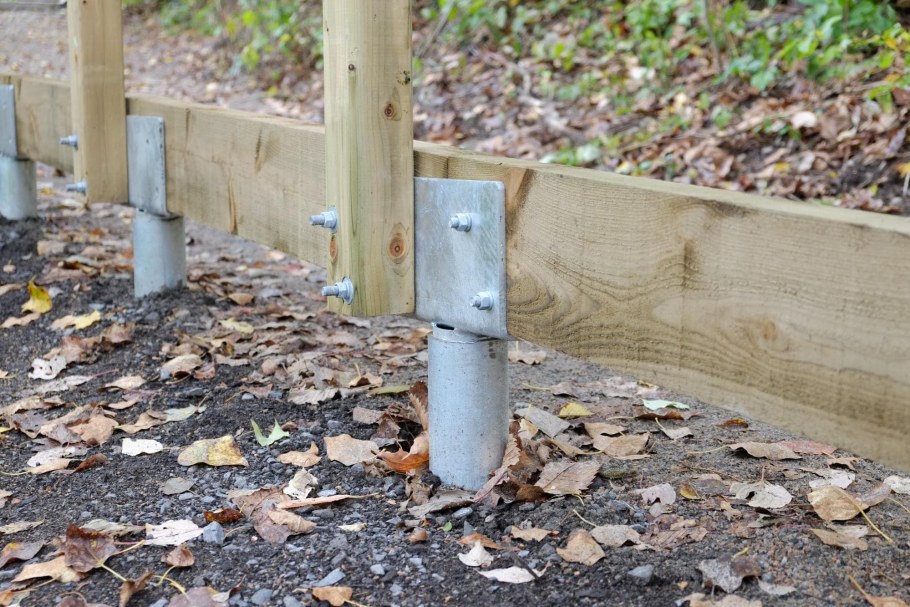 Крепеж лаг пола к брусу