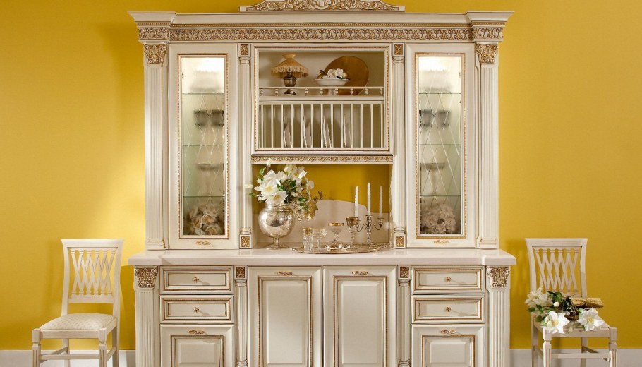 Витрина на кухню в классическом стиле