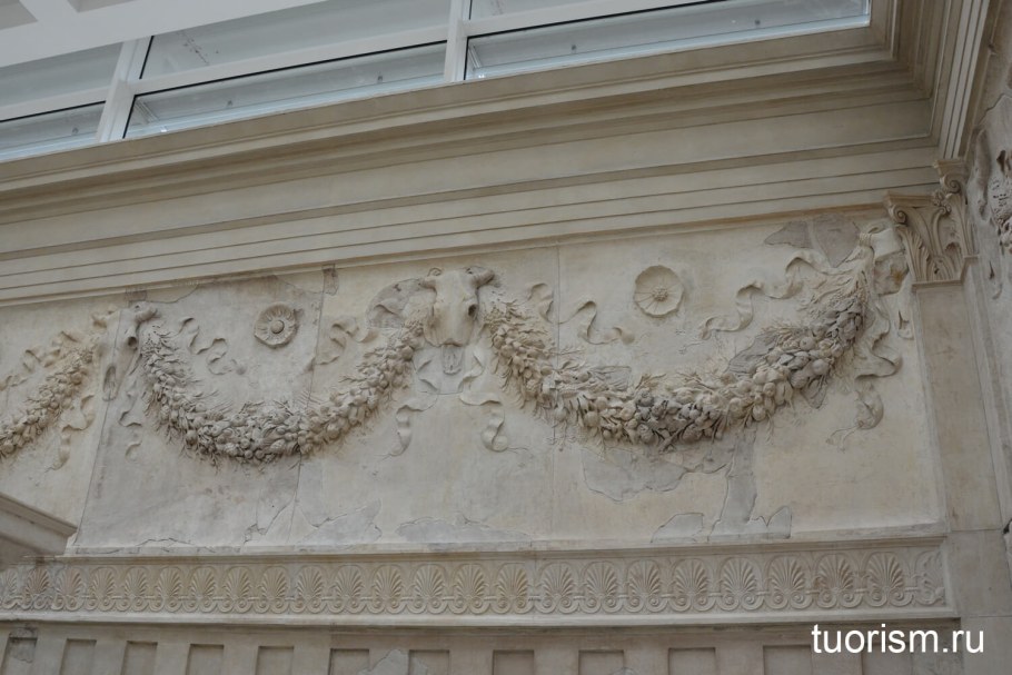 Лепные гирлянды в архитектуре