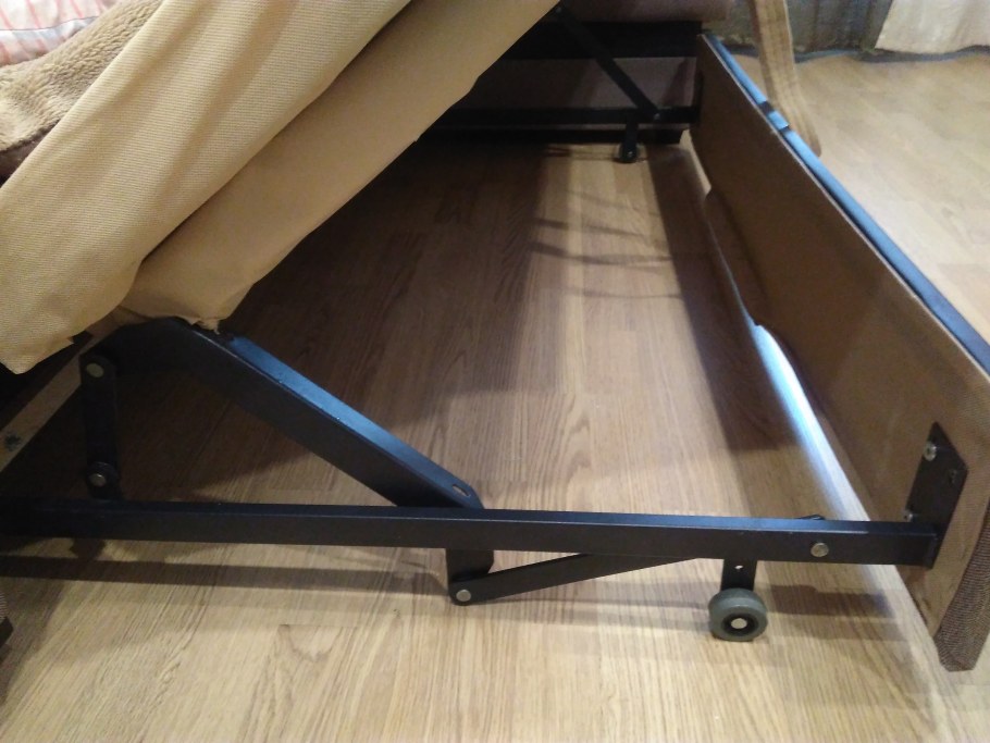 Выдвижной механизм для дивана