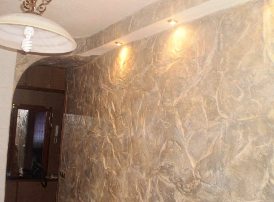 Фактурная штукатурка для стен коридора