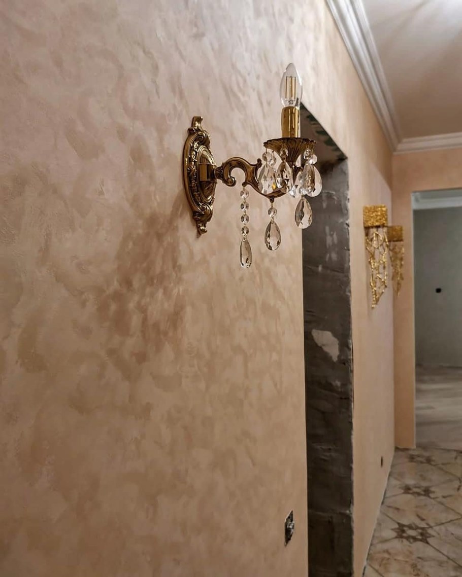 Декоративная штукатурка в узком коридоре