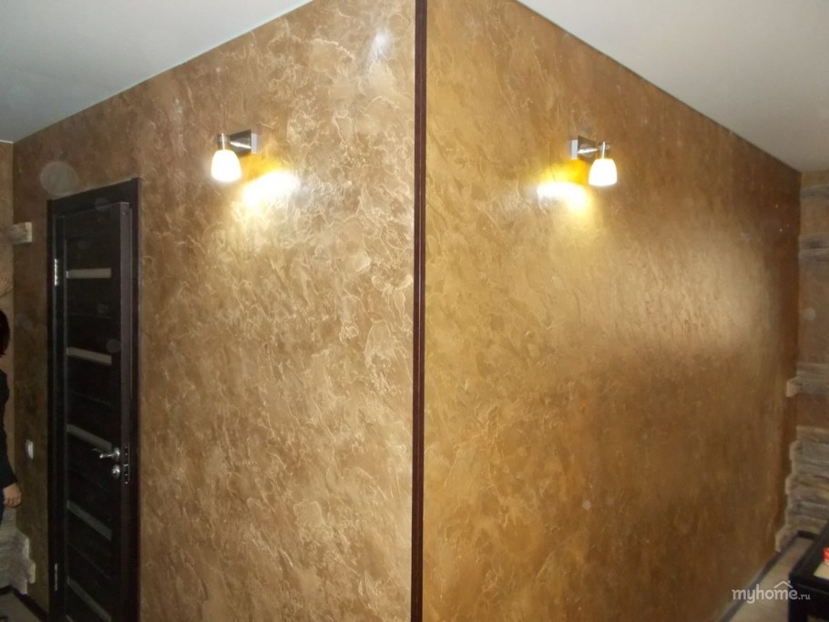 Отделка прихожей декоративной штукатуркой