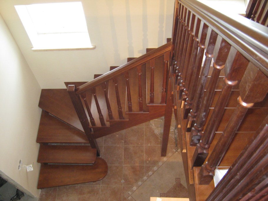 Лестница с забежными ступенями