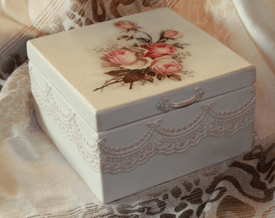 Шкатулка в технике декупаж
