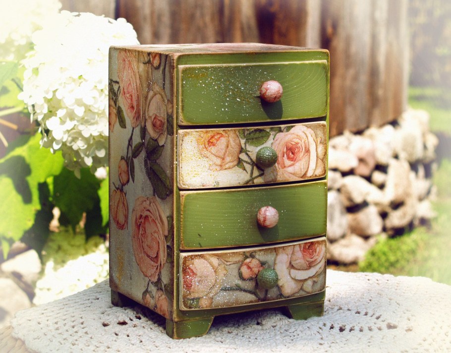 Декупаж в интерьере