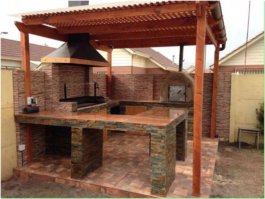 Барбекю из кирпича с навесом