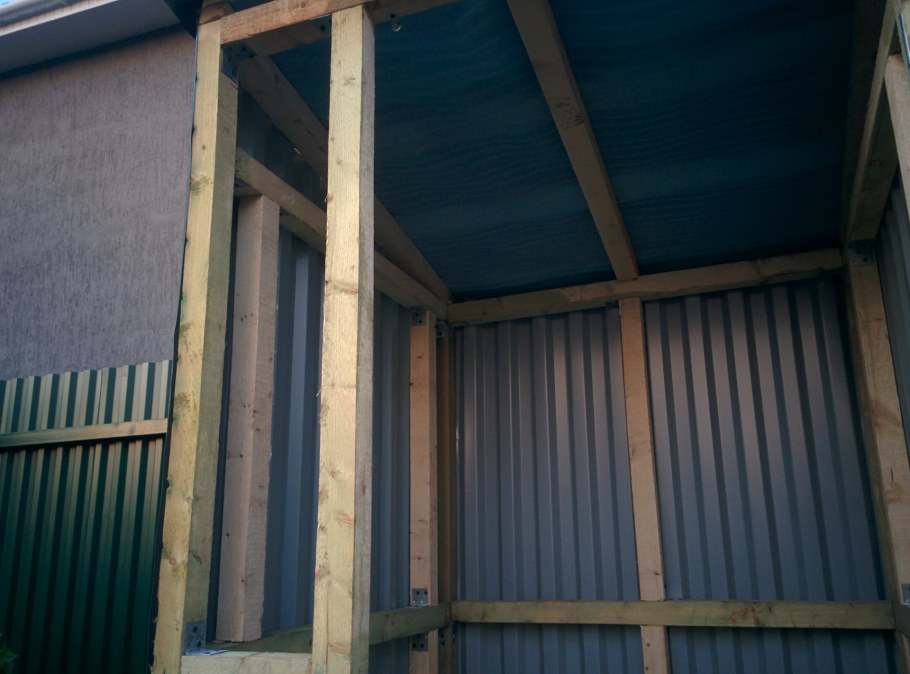 Уличный туалет своими руками из профильной трубы